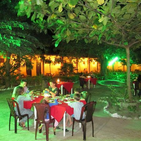 Shahira Hotel Nilaveli Esterno foto