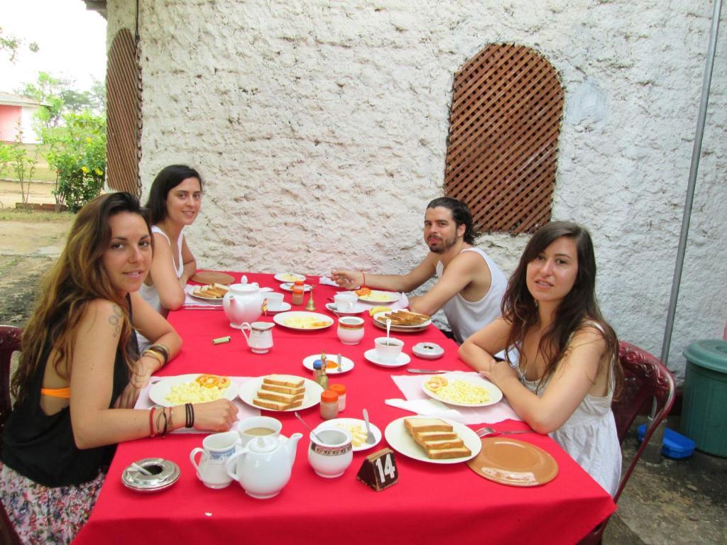 Shahira Hotel Nilaveli Esterno foto