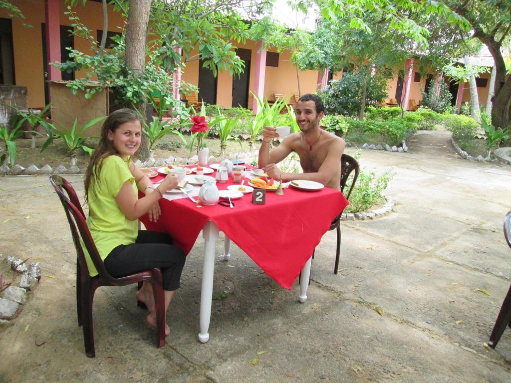 Shahira Hotel Nilaveli Esterno foto